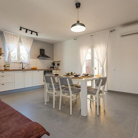 Apartment Bo&Dy With Private Pool Rogoznica  Esterno foto