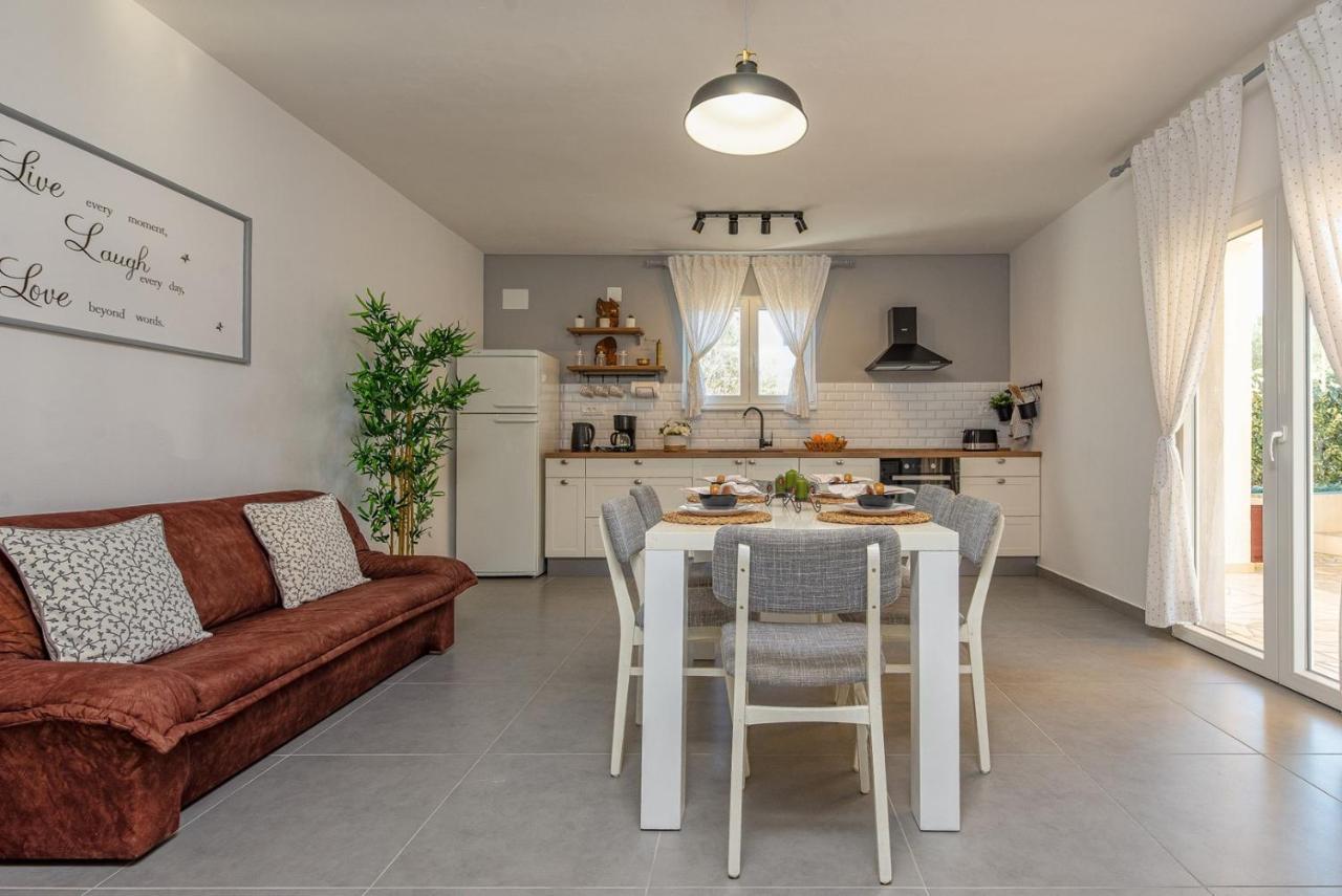 Apartment Bo&Dy With Private Pool Rogoznica  Esterno foto